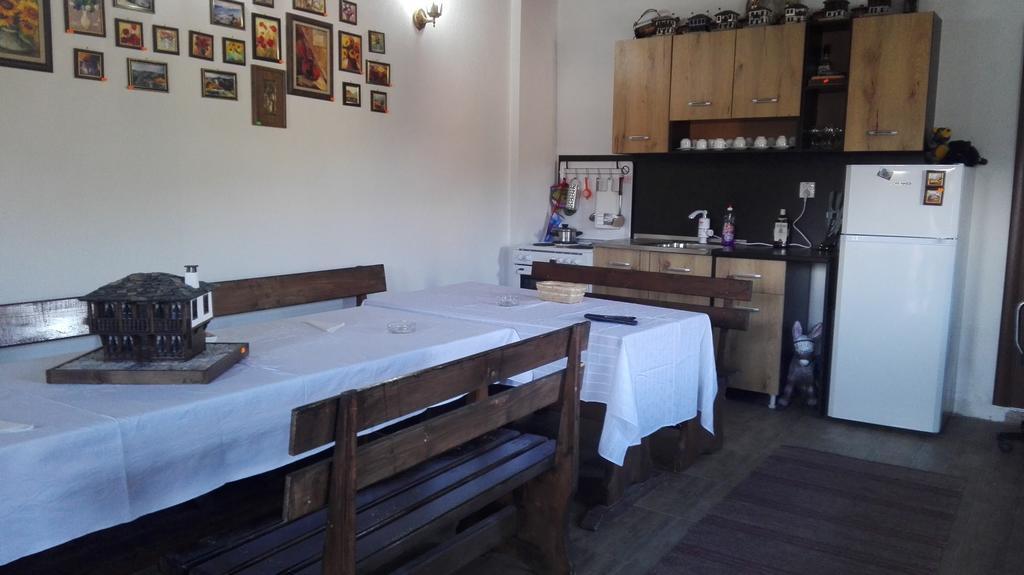 Semana Guesthouse Vrata Buitenkant foto