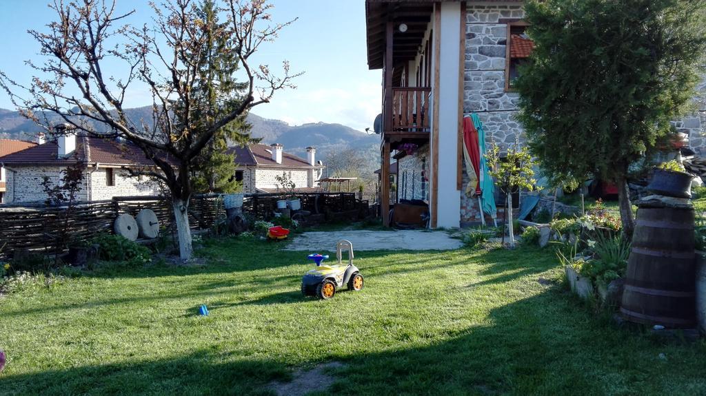Semana Guesthouse Vrata Buitenkant foto